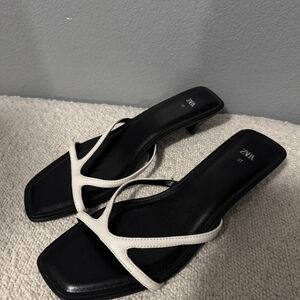Zara Women's Black and Cream Heeled Sandals
